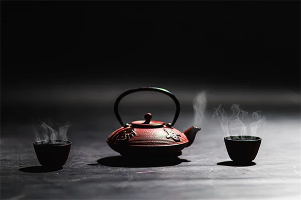 ラベンダーの収穫時期と正しい摘み方のコツ