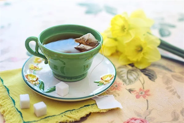狭い庭を広く見せる8つの裏技｜プロが教える週末DIY術